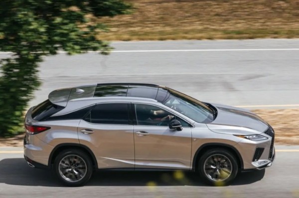 Эксперт «ЗР» Зиновьев выделил сильные и слабые стороны подержанного Lexus RX Эксперт «ЗР» Зиновьев выделил сильные и слабые стороны подержанного Lexus RX