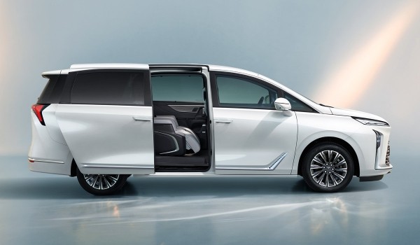 Минивэн Buick GL8 ES: масштабный рестайлинг и гибридная версия Минивэн Buick GL8 ES: масштабный рестайлинг и гибридная версия