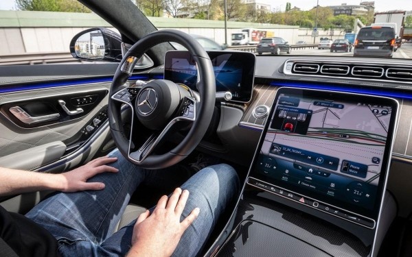 Немецкий автопилот прокачают за счёт китайского ПО Немецкий автопилот прокачают за счёт китайского ПО