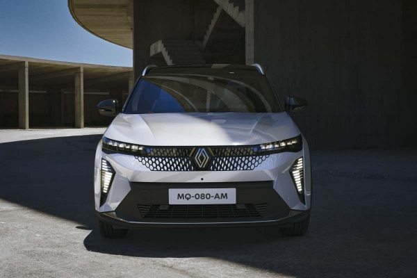 Новый семейный электрокроссовер от Renault уже в России Новый семейный электрокроссовер от Renault уже в России