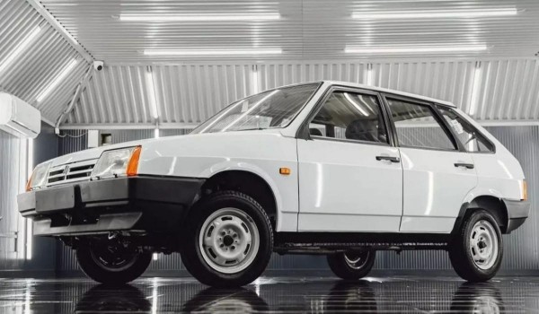 В продаже появился новый ВАЗ-2109, который не ставился на учет В продаже появился новый ВАЗ-2109, который не ставился на учет