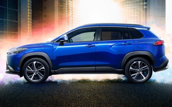 В России раскупили дешевые Toyota Corolla Cross из первых партий В России раскупили дешевые Toyota Corolla Cross из первых партий