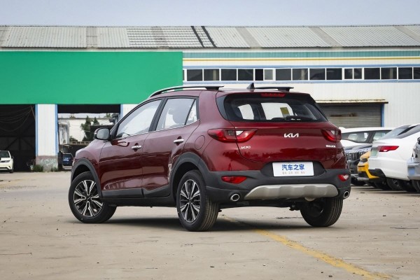 В России распродают последние экземпляры новых кроссоверов Kia KX1 по цене «Весты» В России распродают последние экземпляры новых кроссоверов Kia KX1 по цене «Весты»