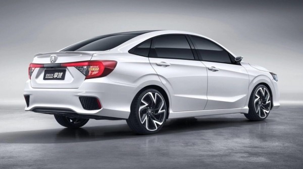 В Россию привезли просторный и хорошо оснащенный седан Honda В Россию привезли просторный и хорошо оснащенный седан Honda