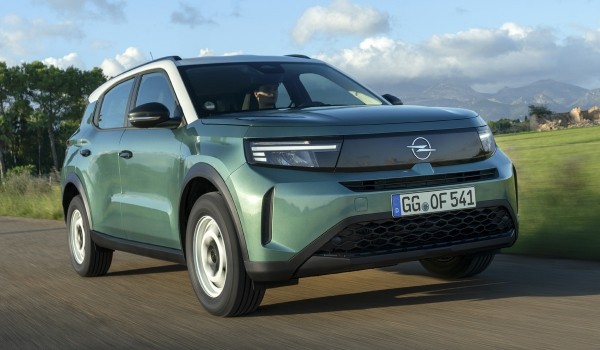 Кроссовер Opel Frontera вышел на рынок в трех версиях Кроссовер Opel Frontera вышел на рынок в трех версиях