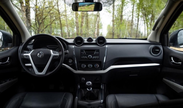 Борьба пикапов: Dongfeng дешевеет и бросает вызов своему российскому аналогу Борьба пикапов: Dongfeng дешевеет и бросает вызов своему российскому аналогу