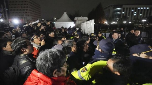В Южной Корее объявили военное положение. Онлайн-репортаж В Южной Корее объявили военное положение. Онлайн-репортаж
