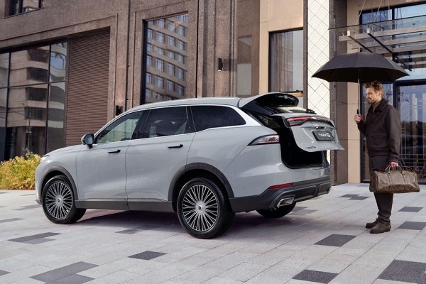 Чем удивит новинка: названы преимущества Chery Tiggo 9 перед Geely Monjaro