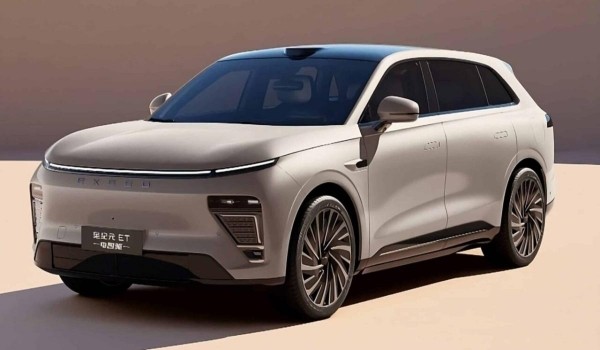 Chery представила роскошный кроссовер Exlantix ET с мини-баром Chery представила роскошный кроссовер Exlantix ET с мини-баром