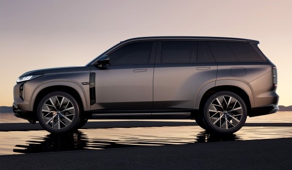 GAC представил большой гибридный кроссовер Trumpchi S7 GAC представил большой гибридный кроссовер Trumpchi S7