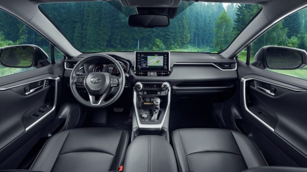 Дилеры РФ снова предложили покупателям проверенный и надежный кроссовер Toyota Дилеры РФ снова предложили покупателям проверенный и надежный кроссовер Toyota