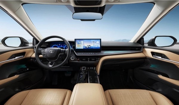 До дилеров РФ добрались самые мощные гибриды Toyota Camry XV80 До дилеров РФ добрались самые мощные гибриды Toyota Camry XV80