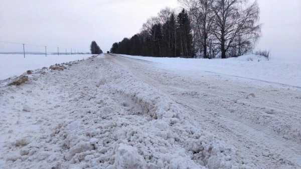 Дорогу засыпало снегом: кто будет главным
