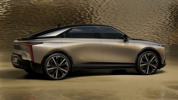 Кроссовер DS N°8 дебютировал в электрическом варианте Кроссовер DS N°8 дебютировал в электрическом варианте