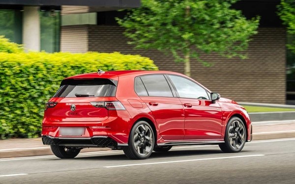 Хэтчбек Volkswagen Golf возвращается в Россию: цены и опции