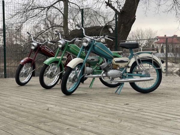 Ностальгия по советской эпохе: 5 культовых мопедов, о которых в СССР мечтали все парни Ностальгия по советской эпохе: 5 культовых мопедов, о которых в СССР мечтали все парни