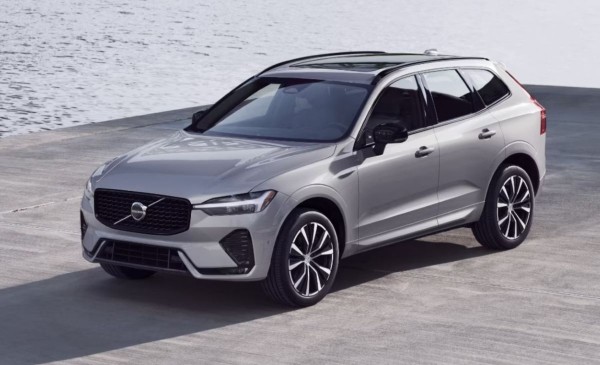 Обновленный кроссовер Volvo XC60 вернулся на российский авторынок Обновленный кроссовер Volvo XC60 вернулся на российский авторынок