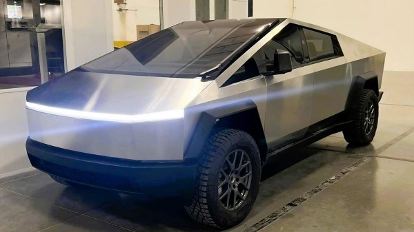 Tesla Cybertruck был замечен на заводе BYD в Китае Tesla Cybertruck был замечен на заводе BYD в Китае