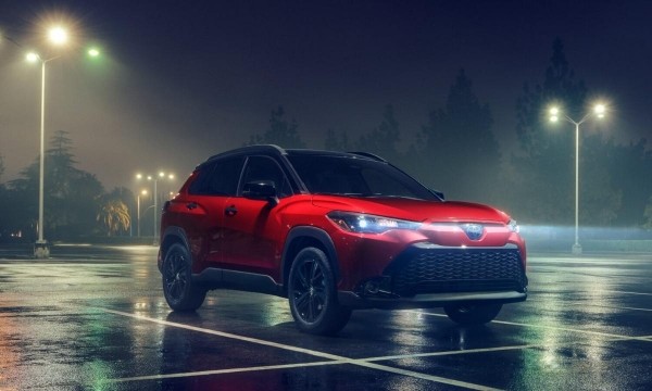 Toyota Corolla Cross 2025 получил экономичный гибридный вариант Toyota Corolla Cross 2025 получил экономичный гибридный вариант
