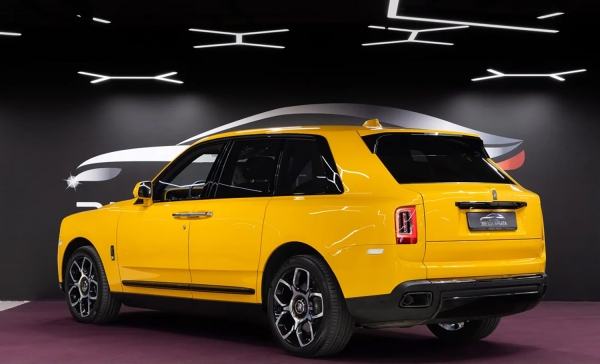 В России продают Rolls-Royce, который посвятили Москве В России продают Rolls-Royce, который посвятили Москве