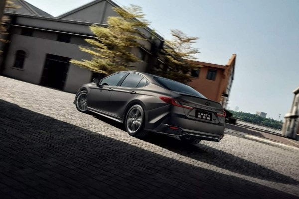 В Россию привезли один из самых надёжных в мире кроссоверов