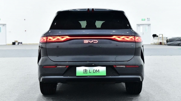 Представлен флагманский кроссовер BYD Tang L Представлен флагманский кроссовер BYD Tang L