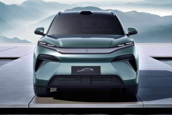 Представлен флагманский кроссовер BYD Tang L Представлен флагманский кроссовер BYD Tang L