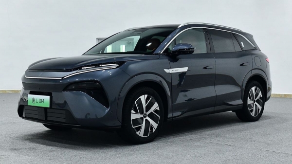 Представлен флагманский кроссовер BYD Tang L Представлен флагманский кроссовер BYD Tang L