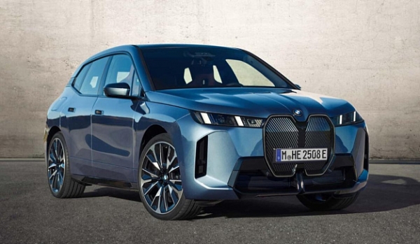 BMW выпустила первый в истории универсал M3 CS Touring