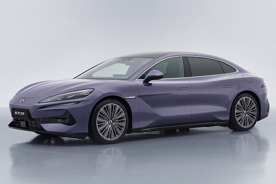 Компания BYD превзошла собственный план и установила рекорд продаж электрокаров