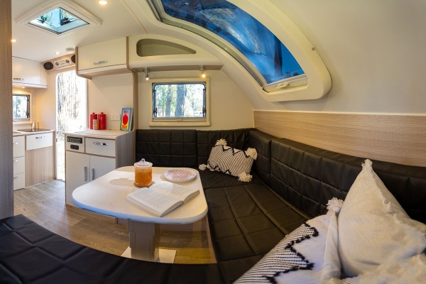 Компания Ezytrail из Австралии выпустила недорогой и функциональный кемпер Компания Ezytrail из Австралии выпустила недорогой и функциональный кемпер