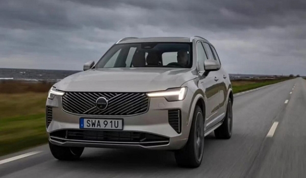 Кроссоверы Volvo XC40 вернулись в Россию по впечатляющей цене Кроссоверы Volvo XC40 вернулись в Россию по впечатляющей цене