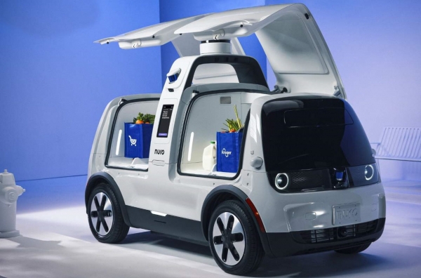 Курьеры в Китае массово пересаживаются на беспилотные фургоны