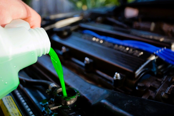 В автосервисе показали, что будет с автомобилем, если годами не менять антифриз В автосервисе показали, что будет с автомобилем, если годами не менять антифриз