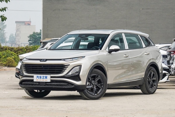 В России начались продажи кроссовера FAW по цене Lada Aura В России начались продажи кроссовера FAW по цене Lada Aura