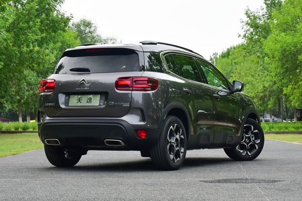 В России появились новые Citroen C5 Aircross по цене «Лада», но есть нюанс В России появились новые Citroen C5 Aircross по цене «Лада», но есть нюанс