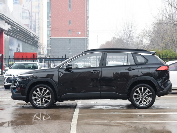 В Россию вернулся интересный кроссовер на базе Toyota Corolla 