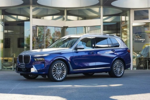 Для Японии создан звездный кроссовер BMW X7 Nishiki Lounge Для Японии создан звездный кроссовер BMW X7 Nishiki Lounge