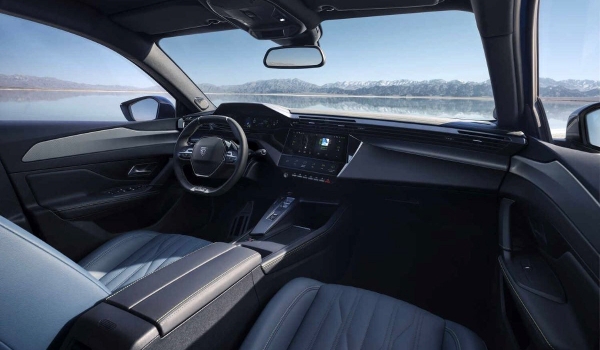 Кросс-лифтбек Peugeot 408X добрался до России: объявлена цена Кросс-лифтбек Peugeot 408X добрался до России: объявлена цена