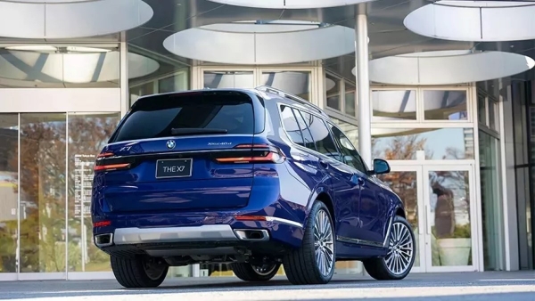 Для Японии создан звездный кроссовер BMW X7 Nishiki Lounge Для Японии создан звездный кроссовер BMW X7 Nishiki Lounge