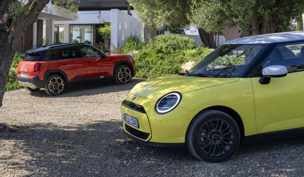 Дайджест дня: ульяновские пикапы в продаже, маленький g-класс и другие события индустрии Дайджест дня: ульяновские пикапы в продаже, маленький g-класс и другие события индустрии