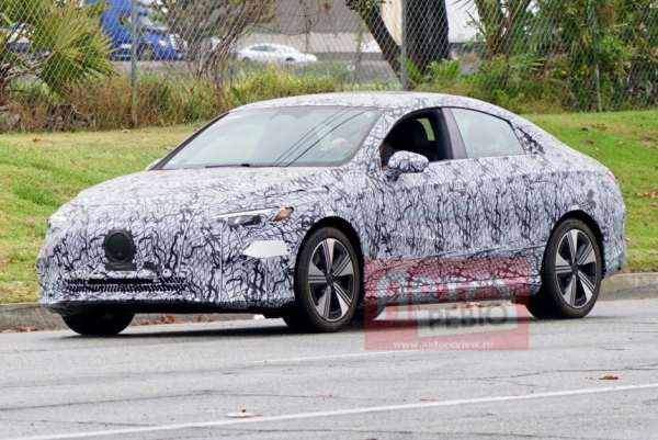 Новый Mercedes-Benz CLA замечен на испытаниях в США Новый Mercedes-Benz CLA замечен на испытаниях в США