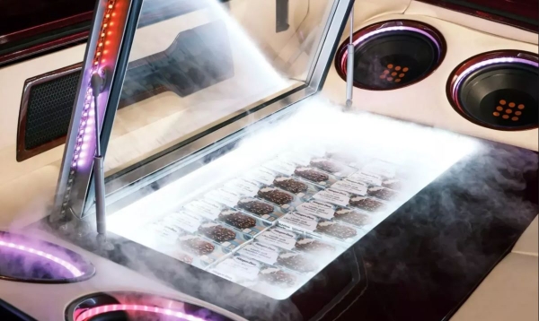 Американский тюнер построил винтажный Cadillac с холодильником для мороженого Американский тюнер построил винтажный Cadillac с холодильником для мороженого