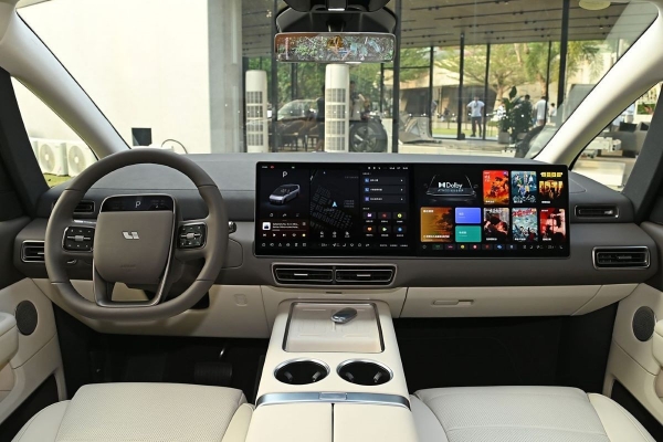 Электрический кроссовер Li i8 показан на официальных снимках Электрический кроссовер Li i8 показан на официальных снимках