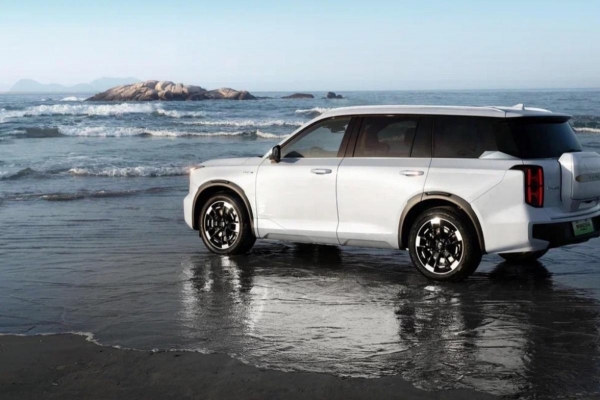 Марка GAC представила обновленную версию кроссовера GS8 для России