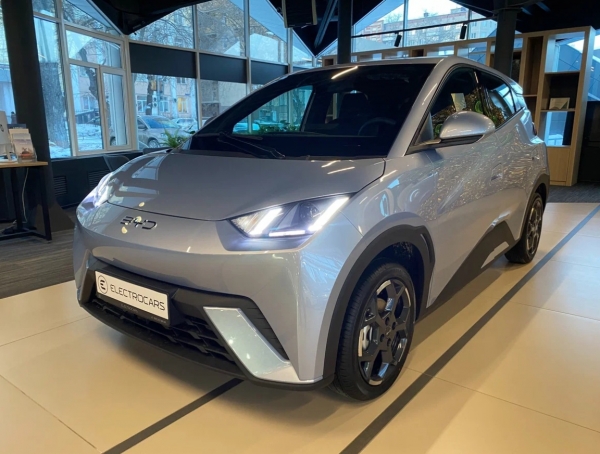 Названы самые недорогие машины, которые приезжают в Россию по схеме параллельного импорта Названы самые недорогие машины, которые приезжают в Россию по схеме параллельного импорта