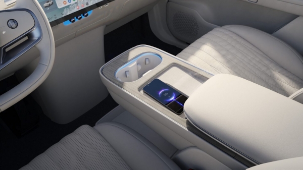 Представлен салон нового китайского кроссовера для России