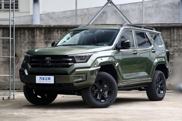 Рамный внедорожник Tank 400 добрался до дилеров в России Рамный внедорожник Tank 400 добрался до дилеров в России