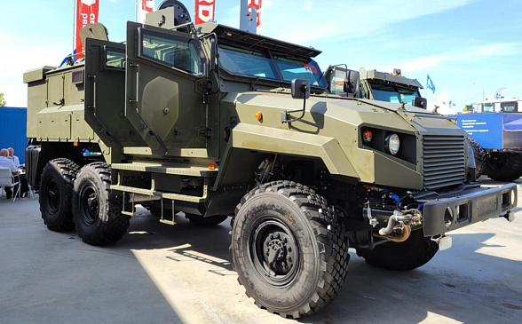 «Ремдизель» анонсировал выпуск новой версии бронеавтомобиля «Ахмат» «Ремдизель» анонсировал выпуск новой версии бронеавтомобиля «Ахмат»