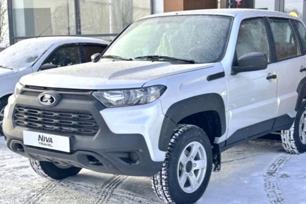 У дилеров в России появилась Lada Niva Travel в редком цвете У дилеров в России появилась Lada Niva Travel в редком цвете